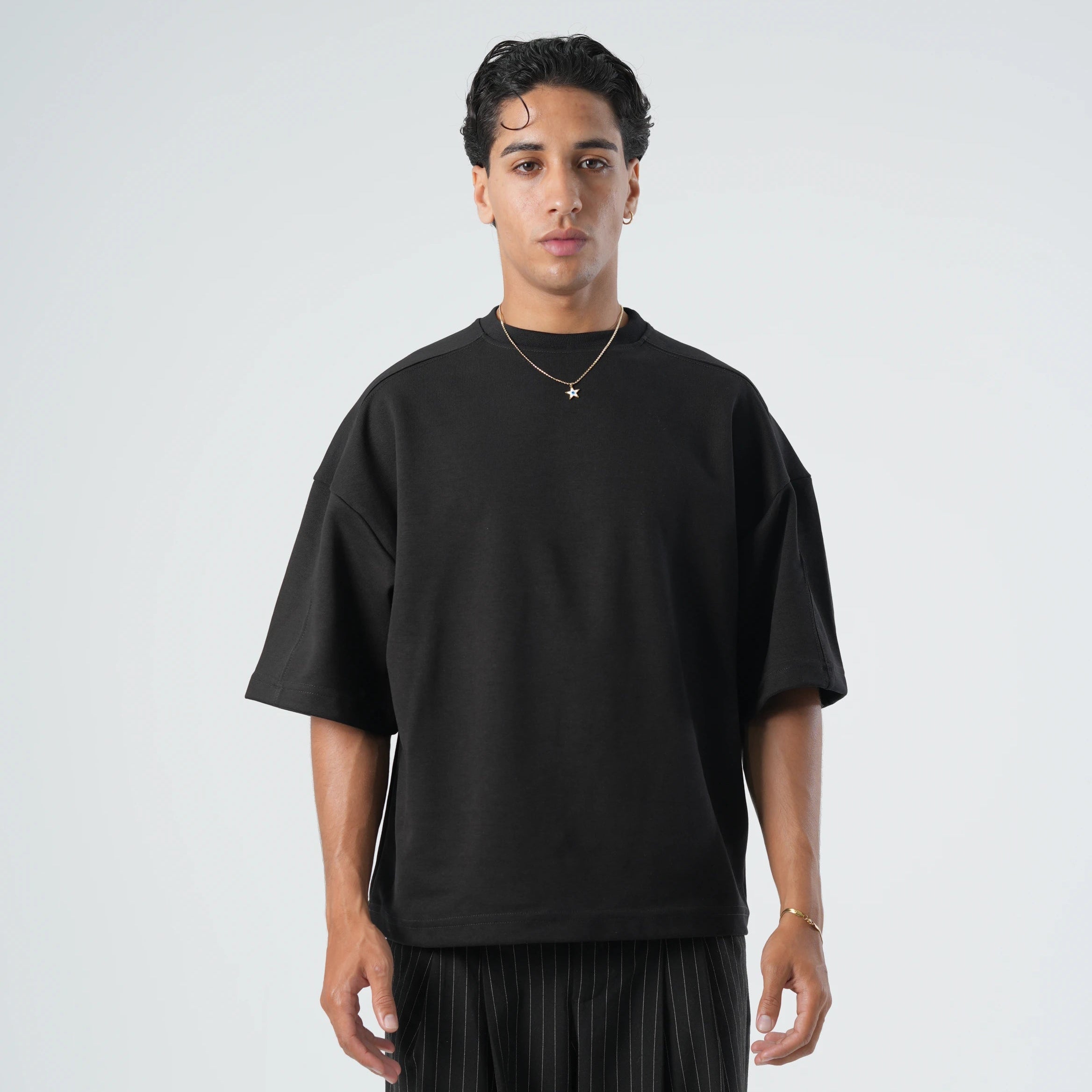 HERALDIC BOXY BLACK TEE