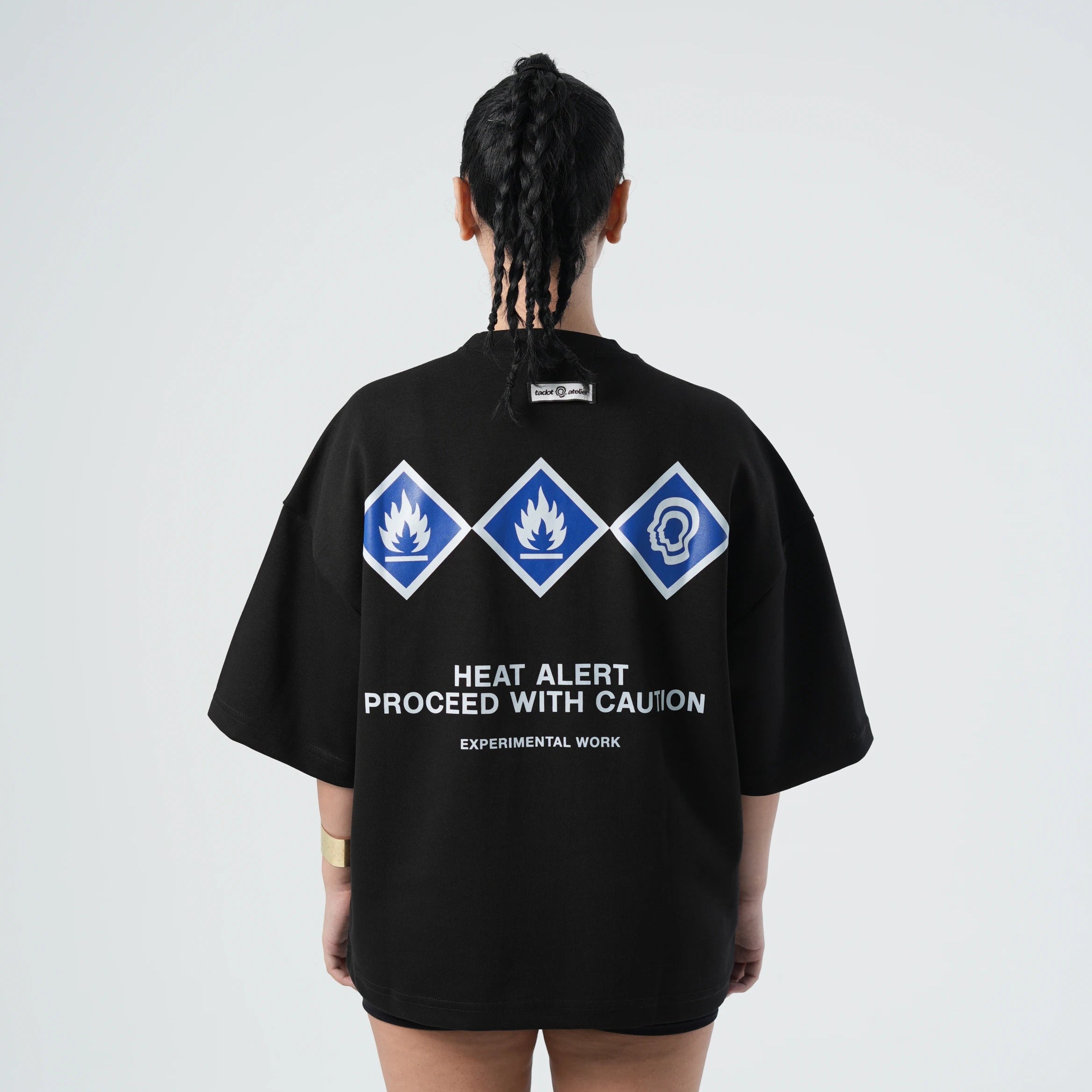 HEAT ALERT BOXY BLACK TEE