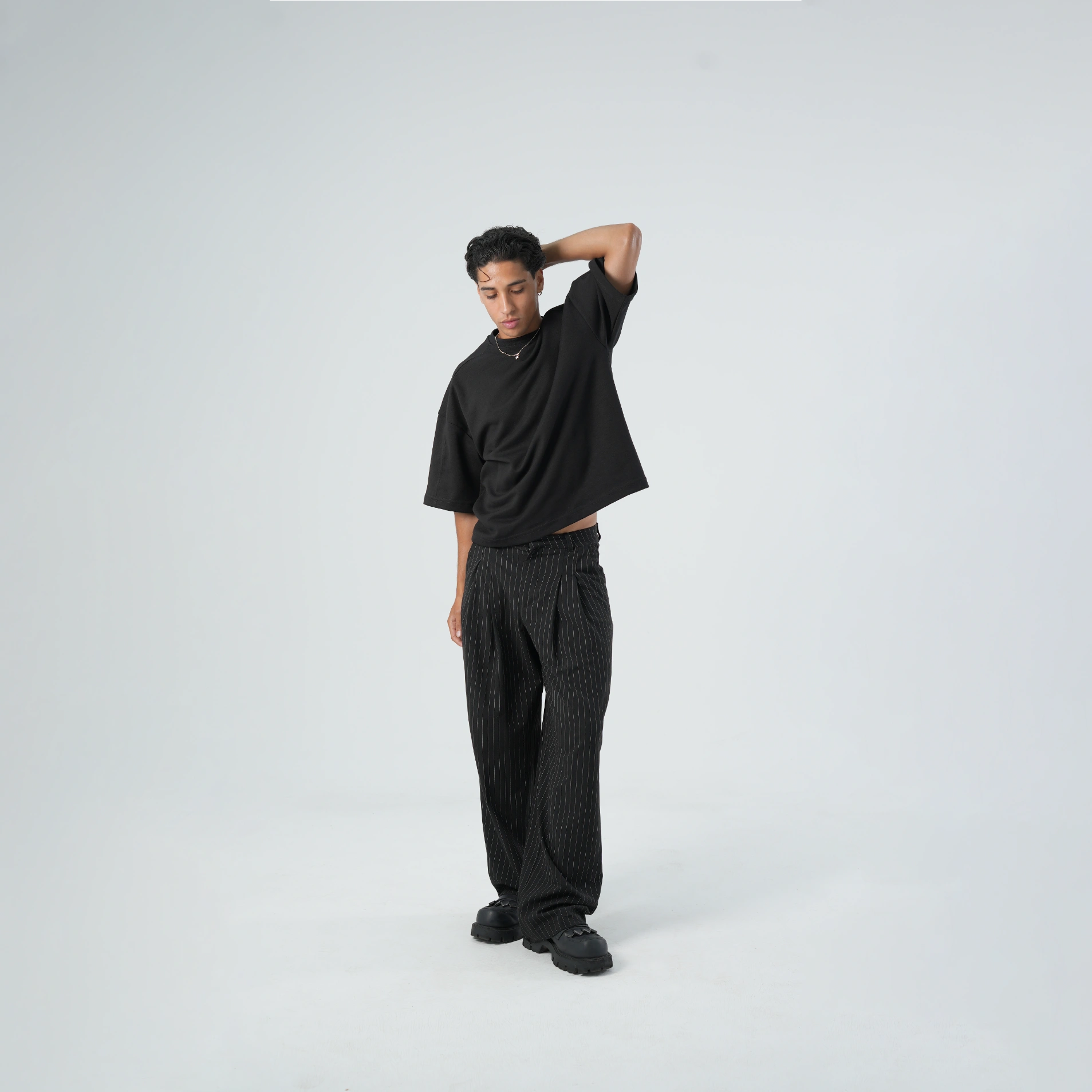 HERALDIC BOXY BLACK TEE