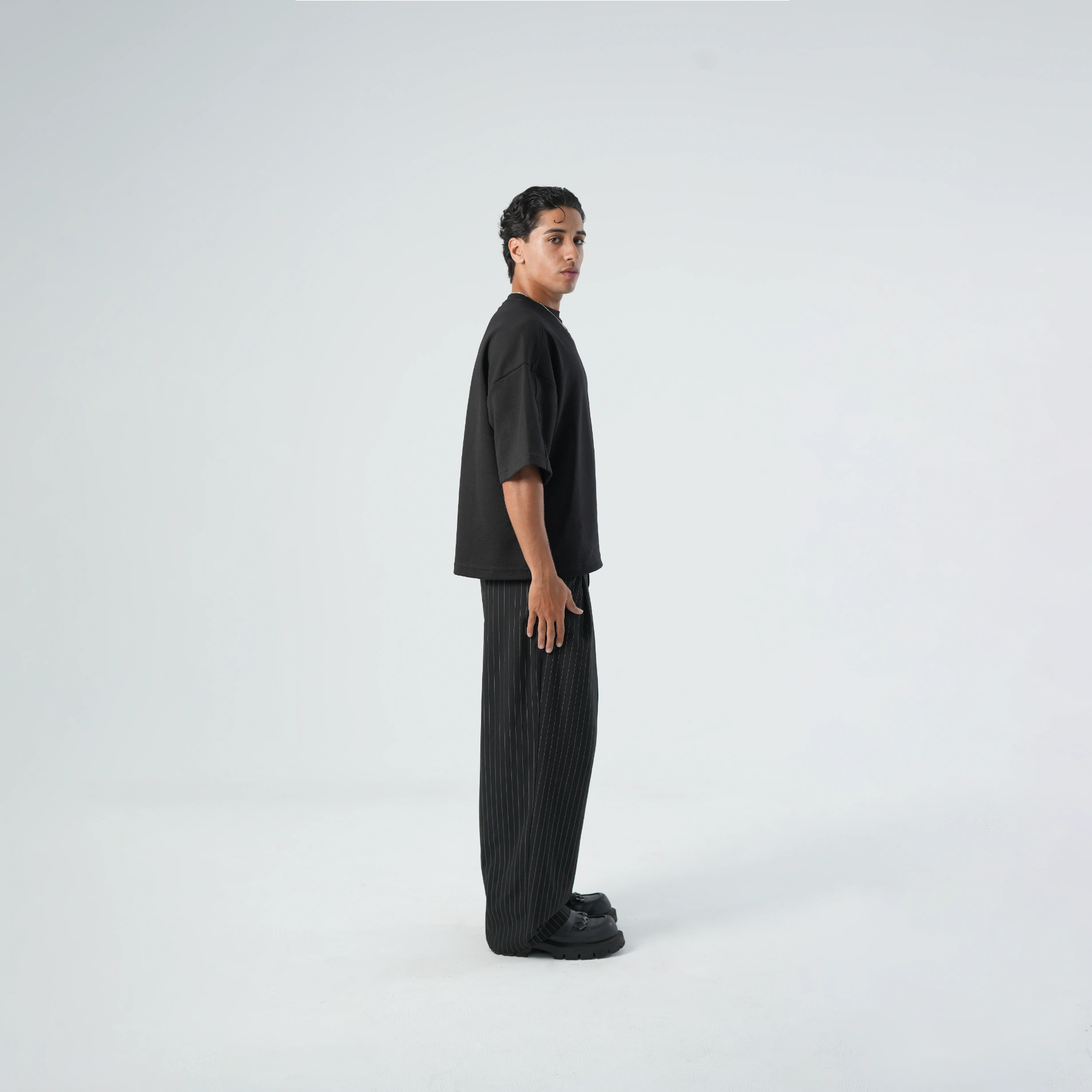 HERALDIC BOXY BLACK TEE